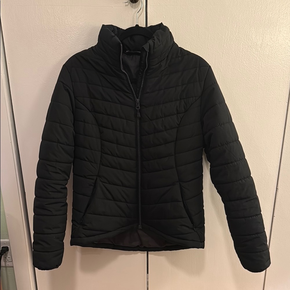 DGS (Dick’s Sporting Goods) Women's Black Quilted Puffet